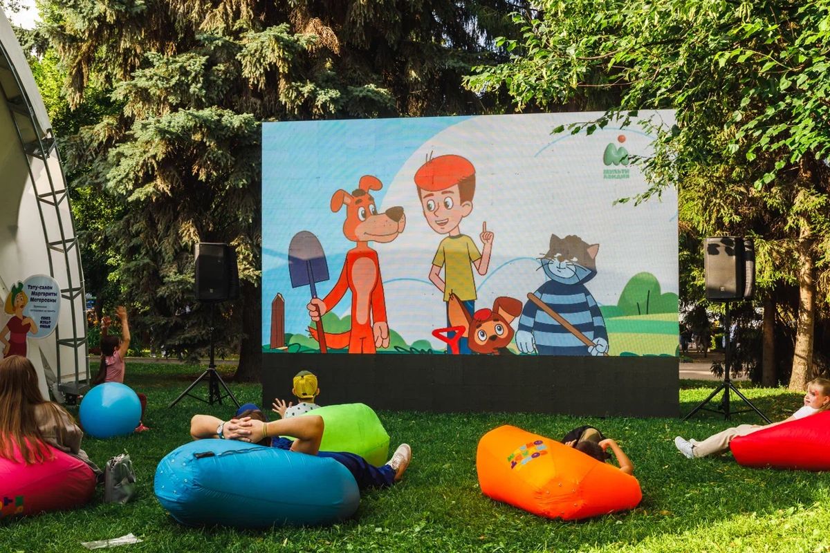 Парк аттракционов с героями Союзмультфильма в Феодосии